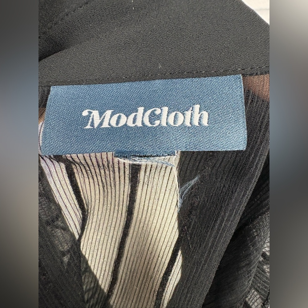 ModCloth Sheer Button down size Large - Picture 7 of 7
